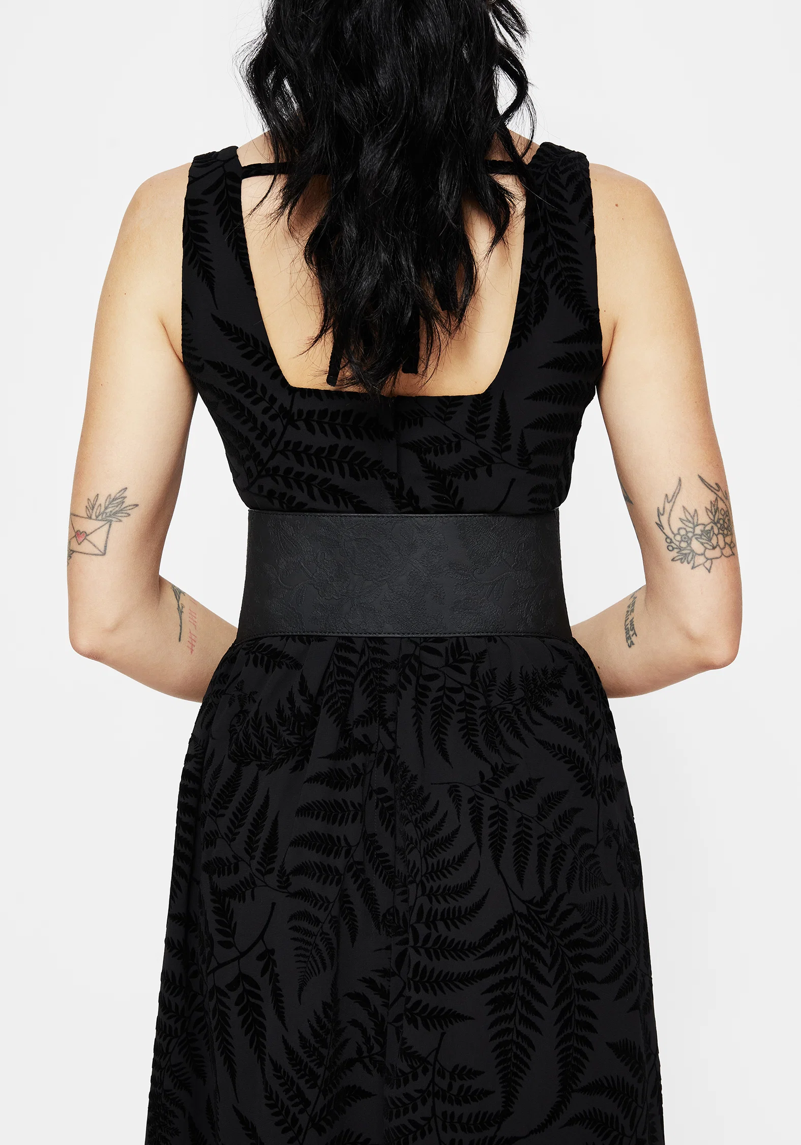 Apricity Paisley Debossed Waist Belt - Image 3