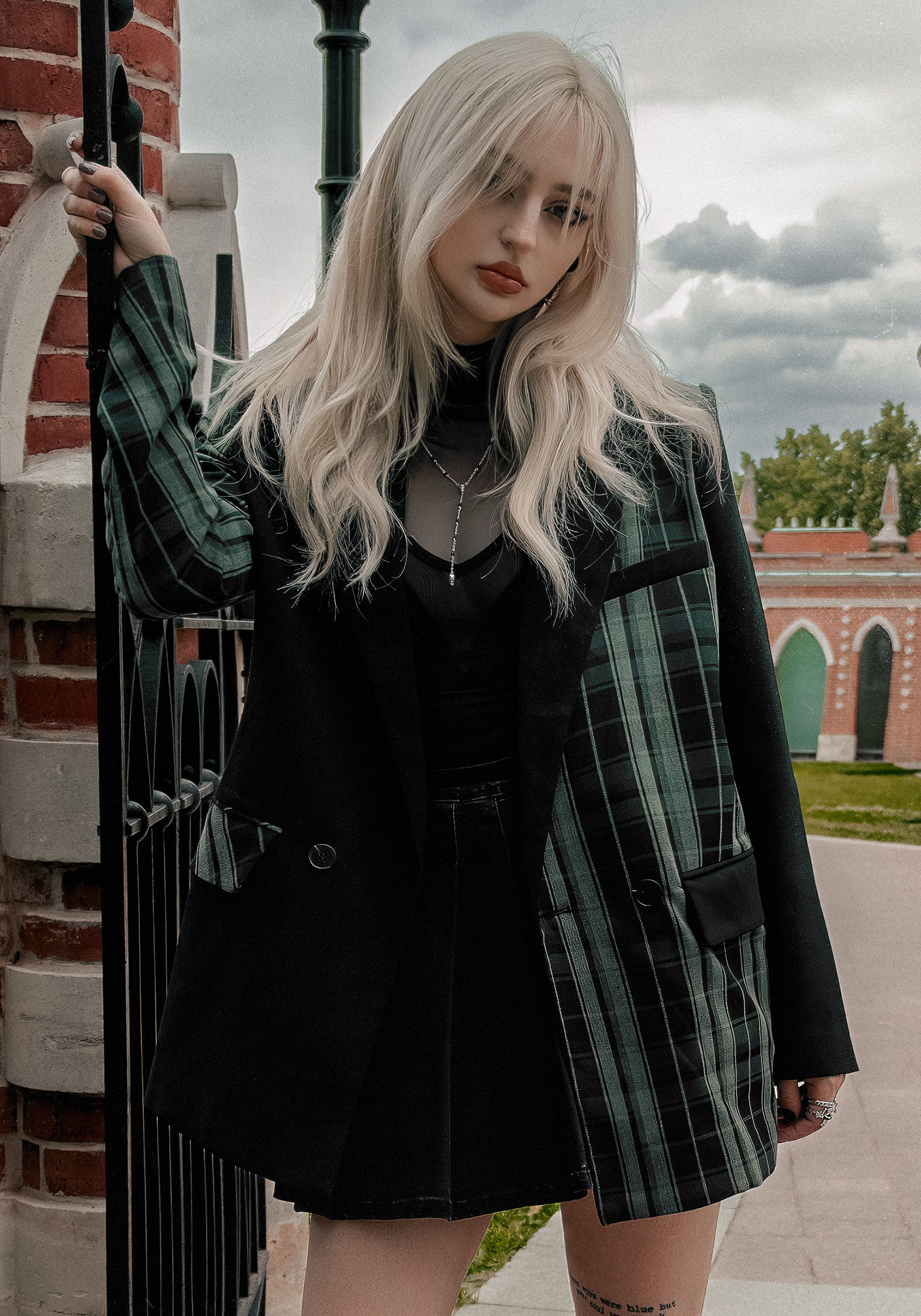 Checkmate Spliced Oversized Blazer - Image 5