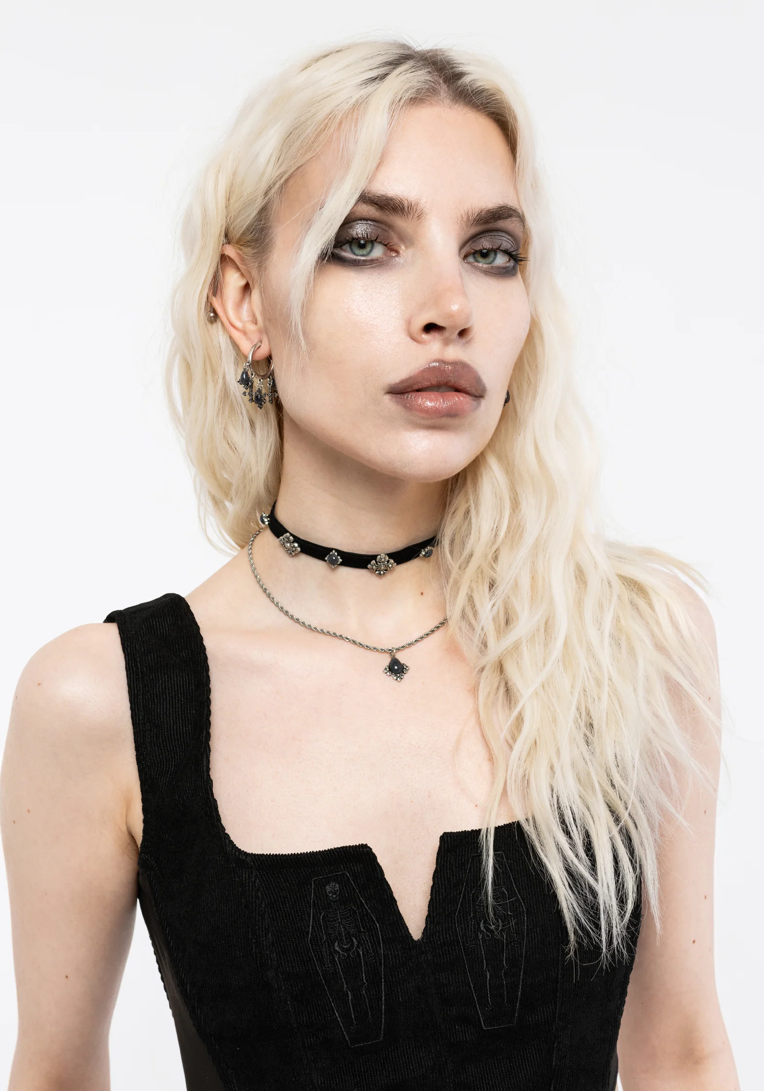 Crucentia Layered Choker - Image 5