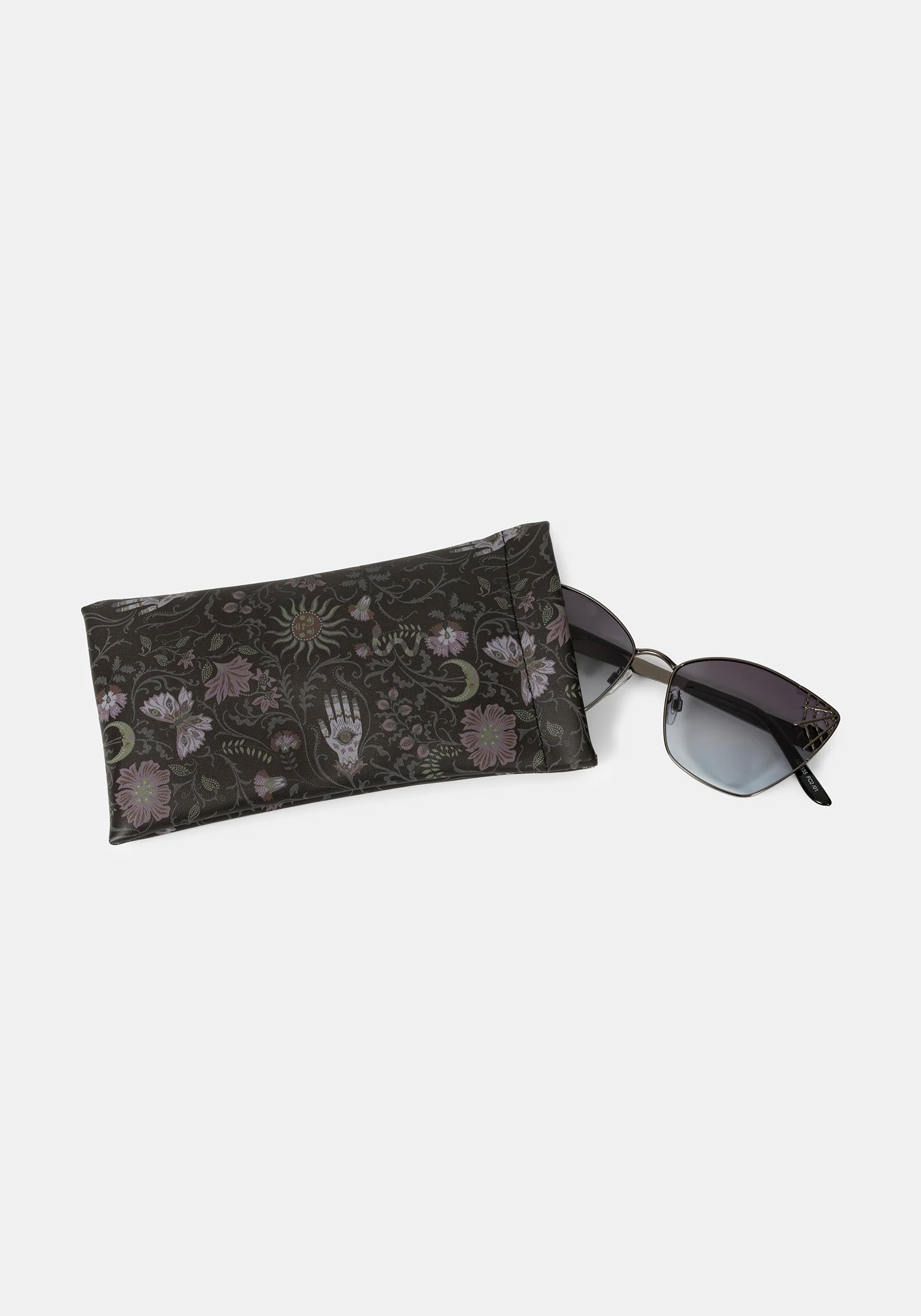 Gossa Cobweb Cat Eye Sunglasses - Image 8