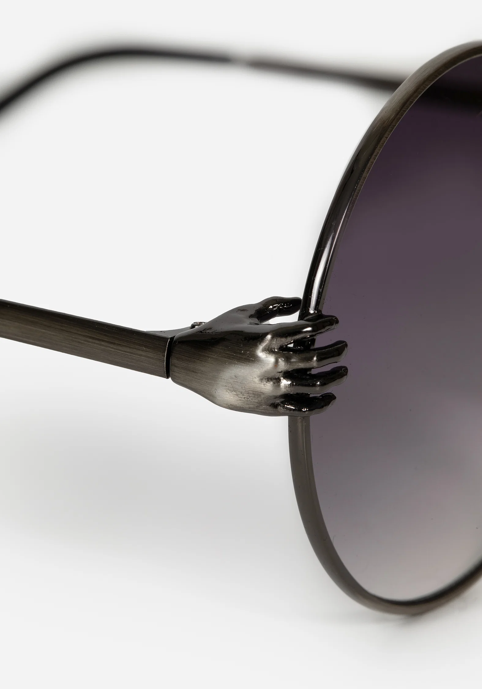 Handfasting Round Sunglasses - Image 2