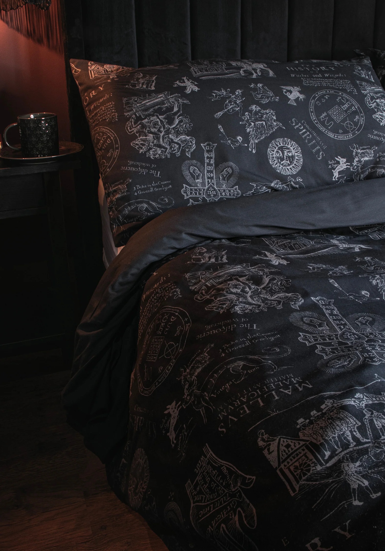 Heresy Woodcut Print Cotton Bedding Set - Double - Image 6