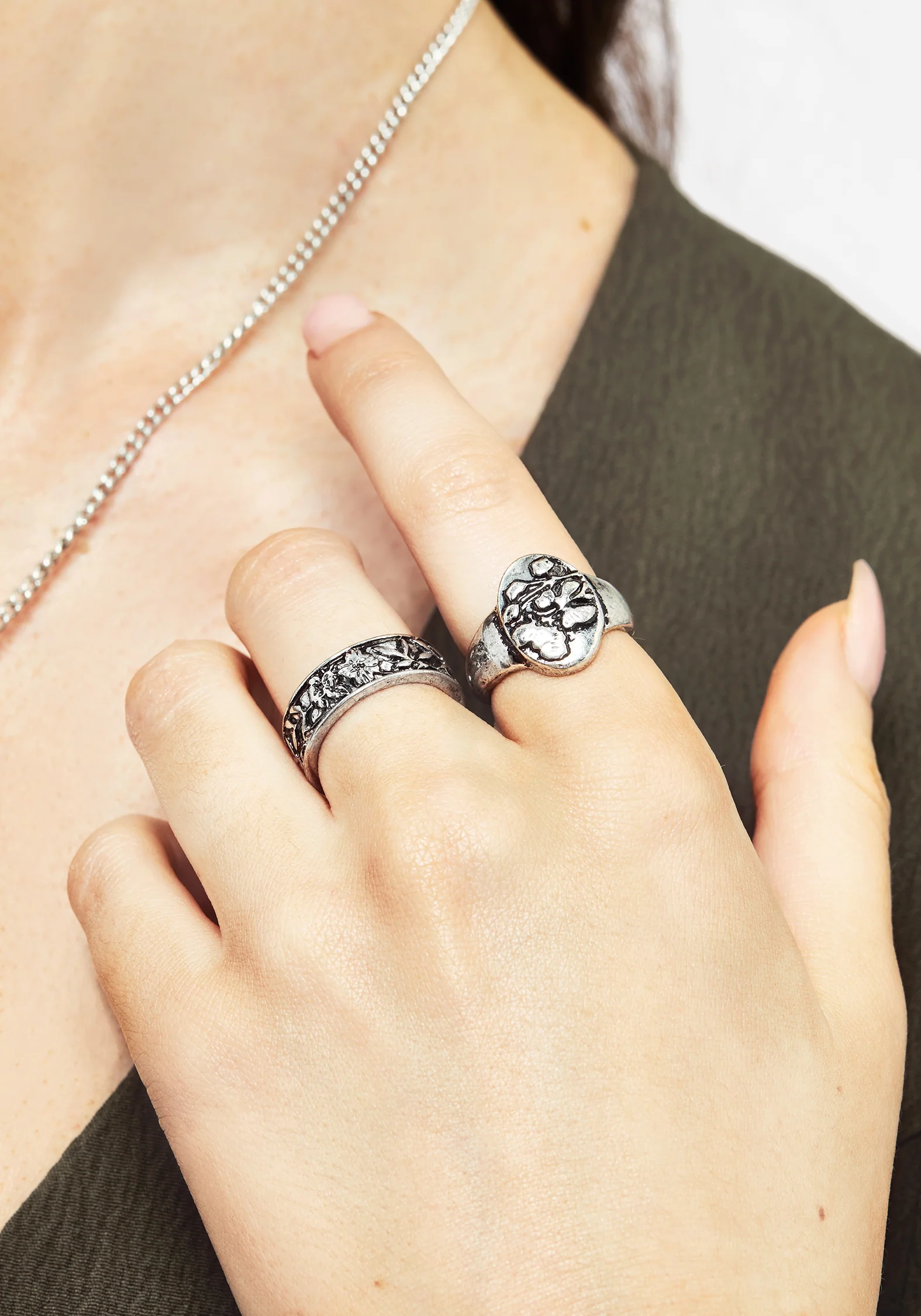 Laverna Floral Ring Set - Image 3