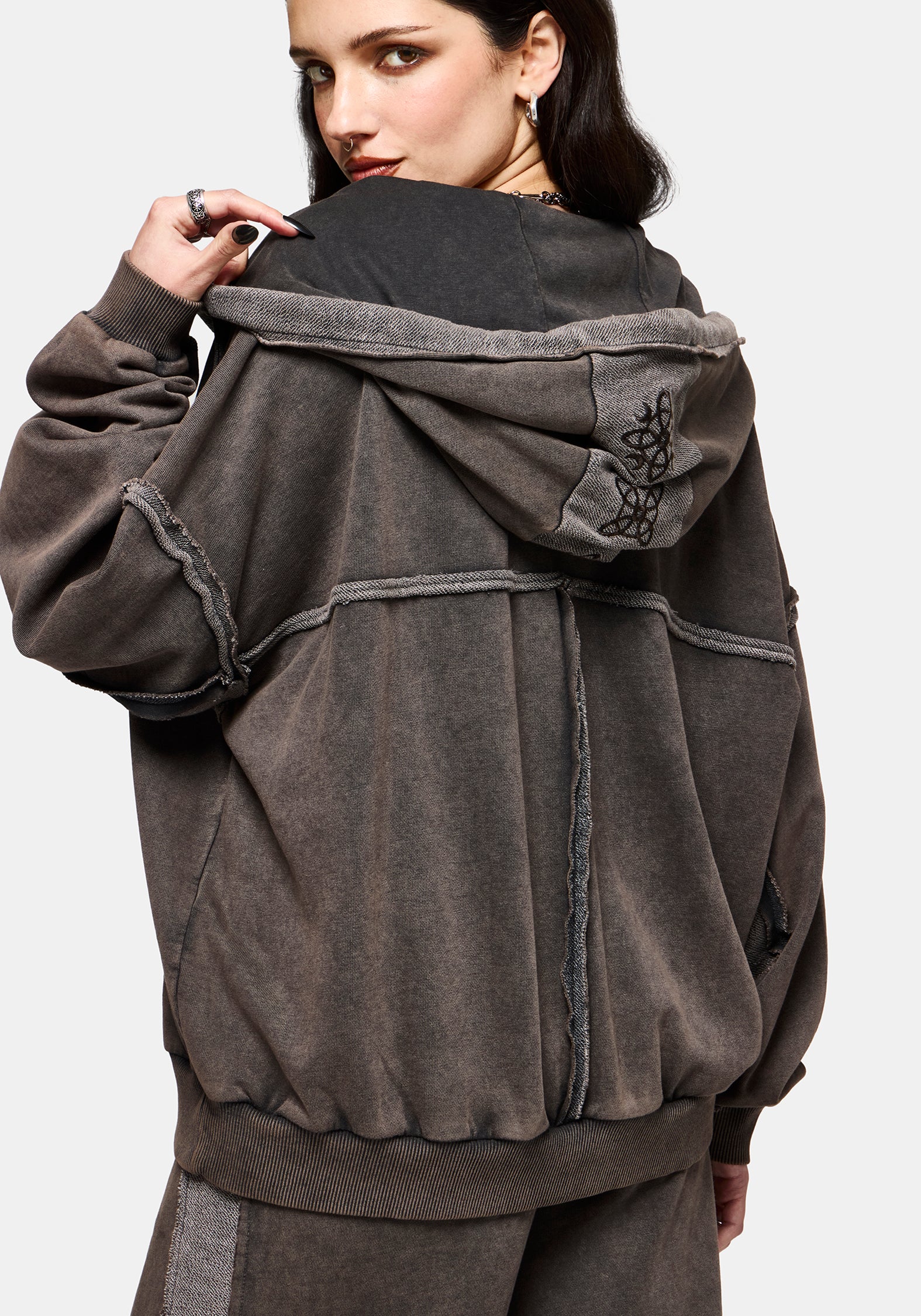 Mio Witches Knot Distressed Seam Hoody - Image 7