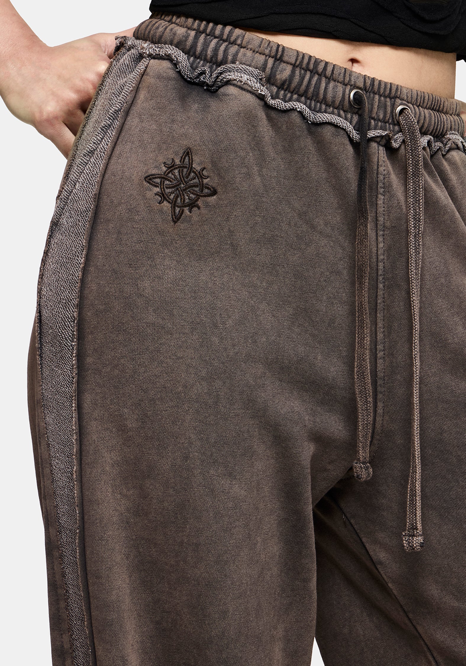 Mio Witches Knot Distressed Seam Jogger - Image 2