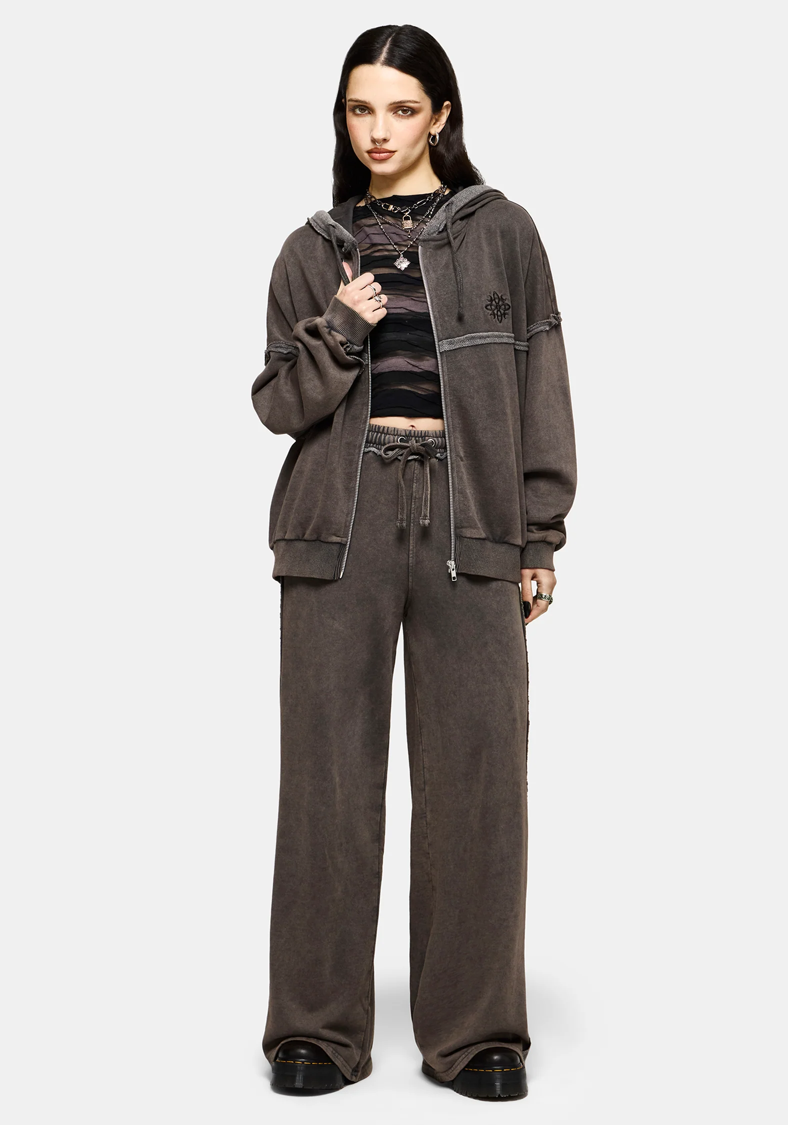 Mio Witches Knot Distressed Seam Jogger - Image 5
