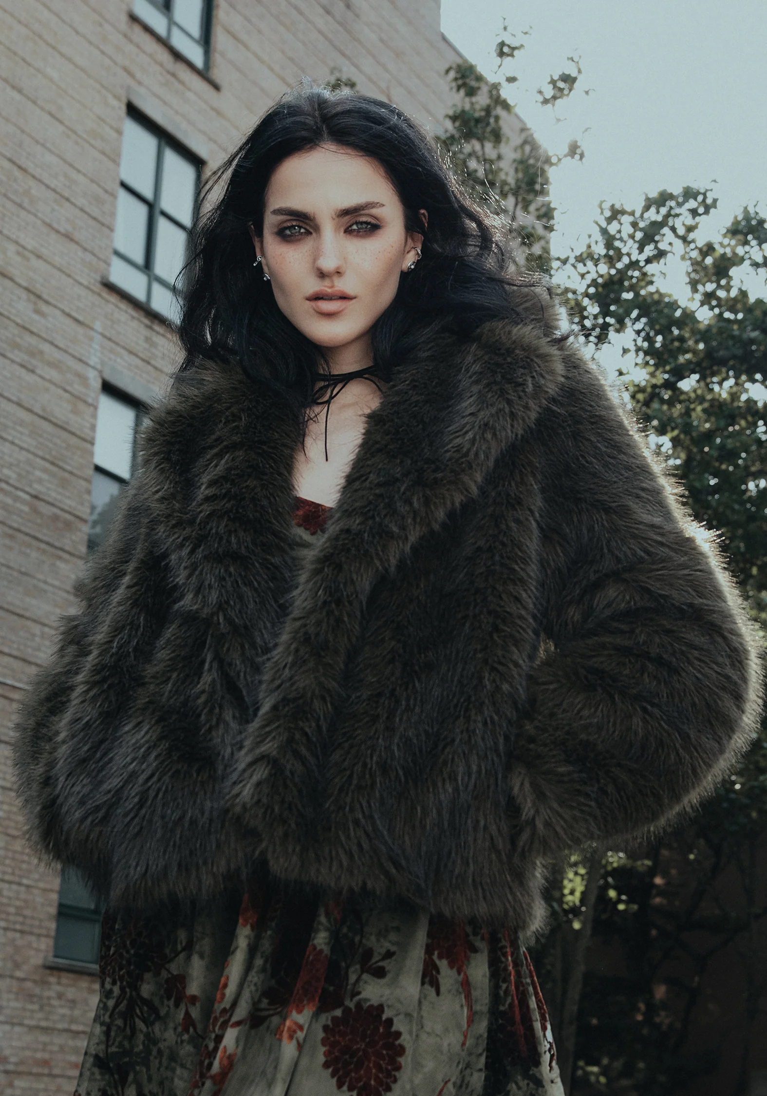 Monstrum Cropped Faux Fur Jacket - Image 13