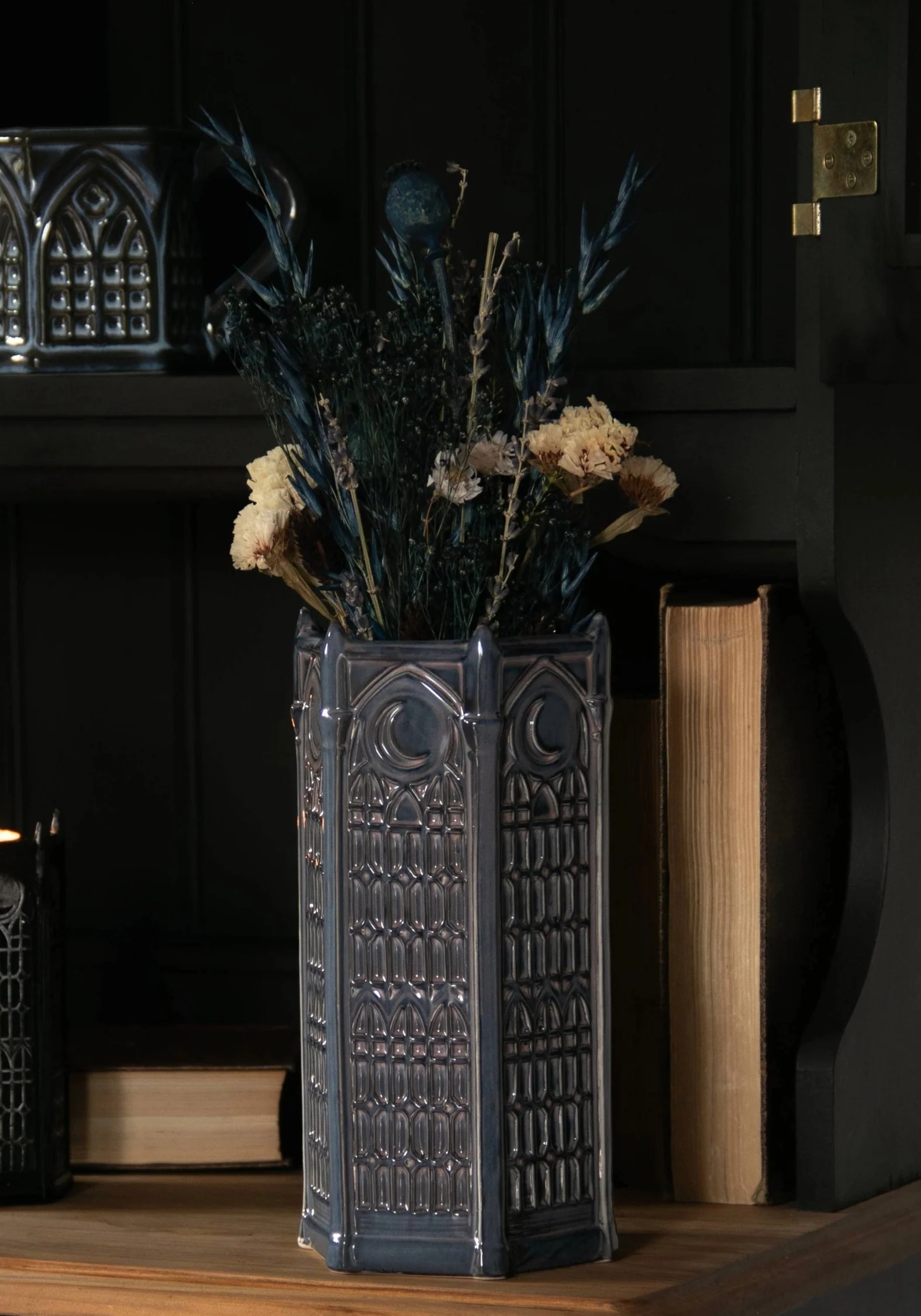 Noctelle Cathedral Vase