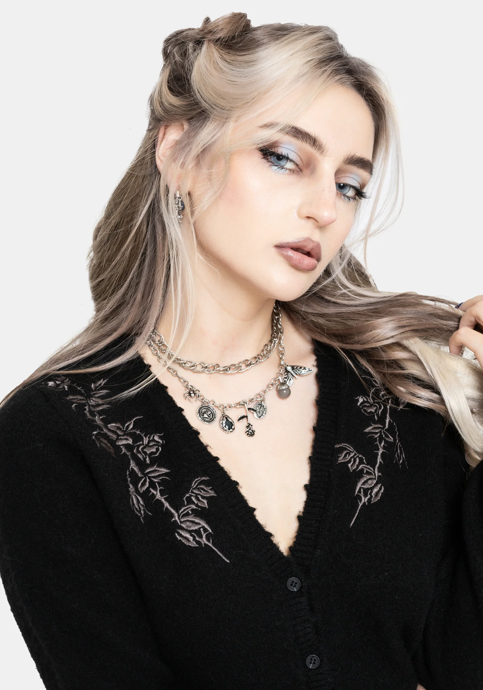 Rime Embroidered V-Neck Fitted Cardigan - Image 5
