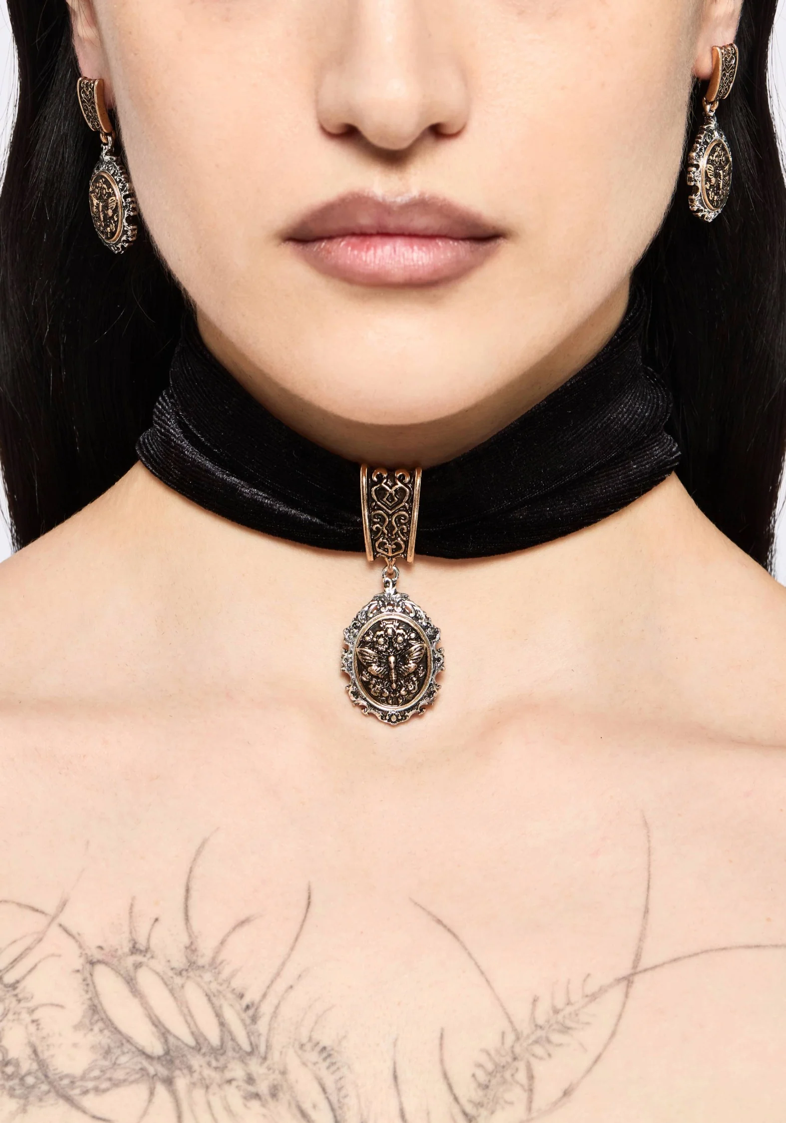 Rosamoth Cameo Drop Earrings - Image 3