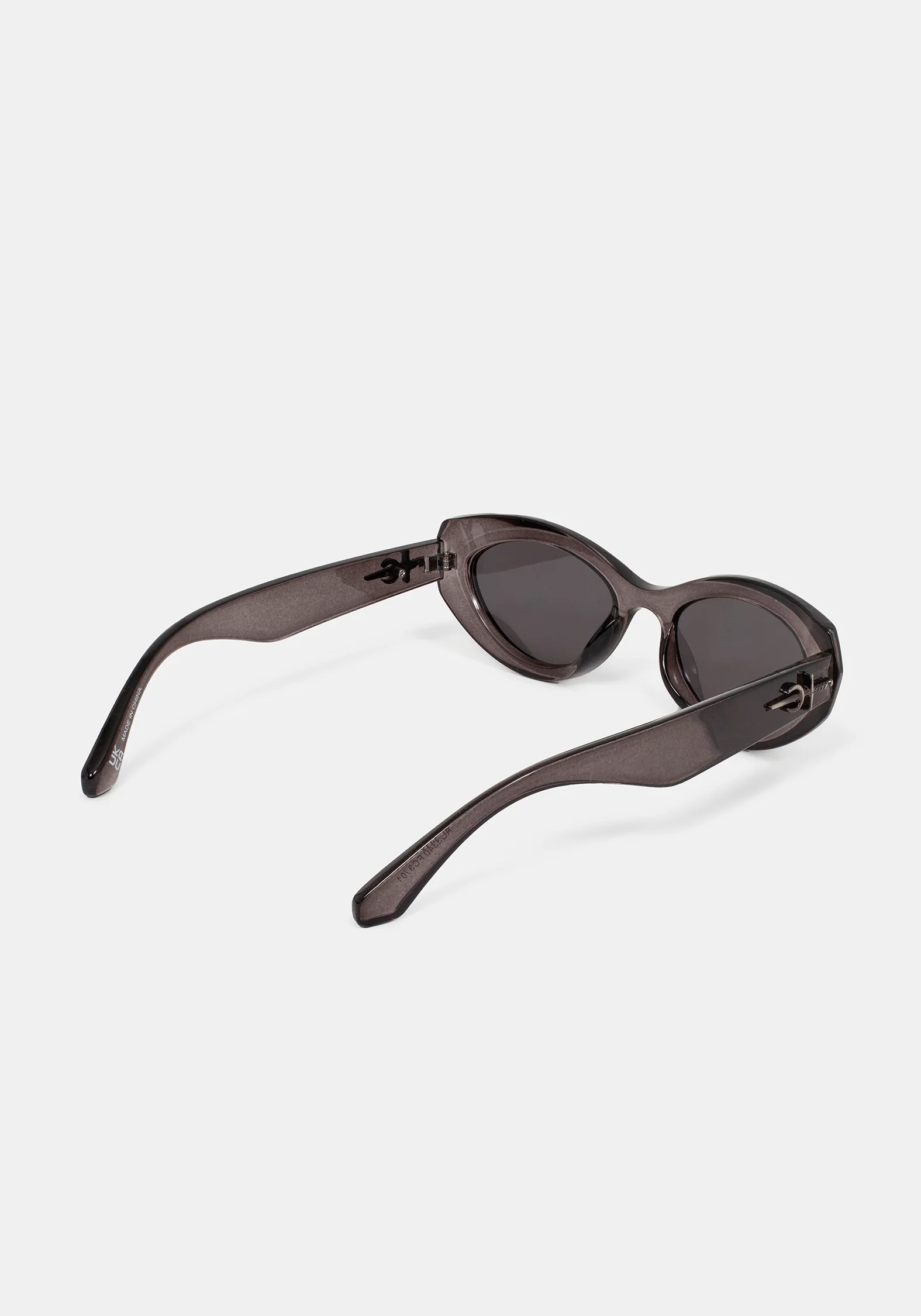 Sabre Dagger Oval Sunglasses - Image 8