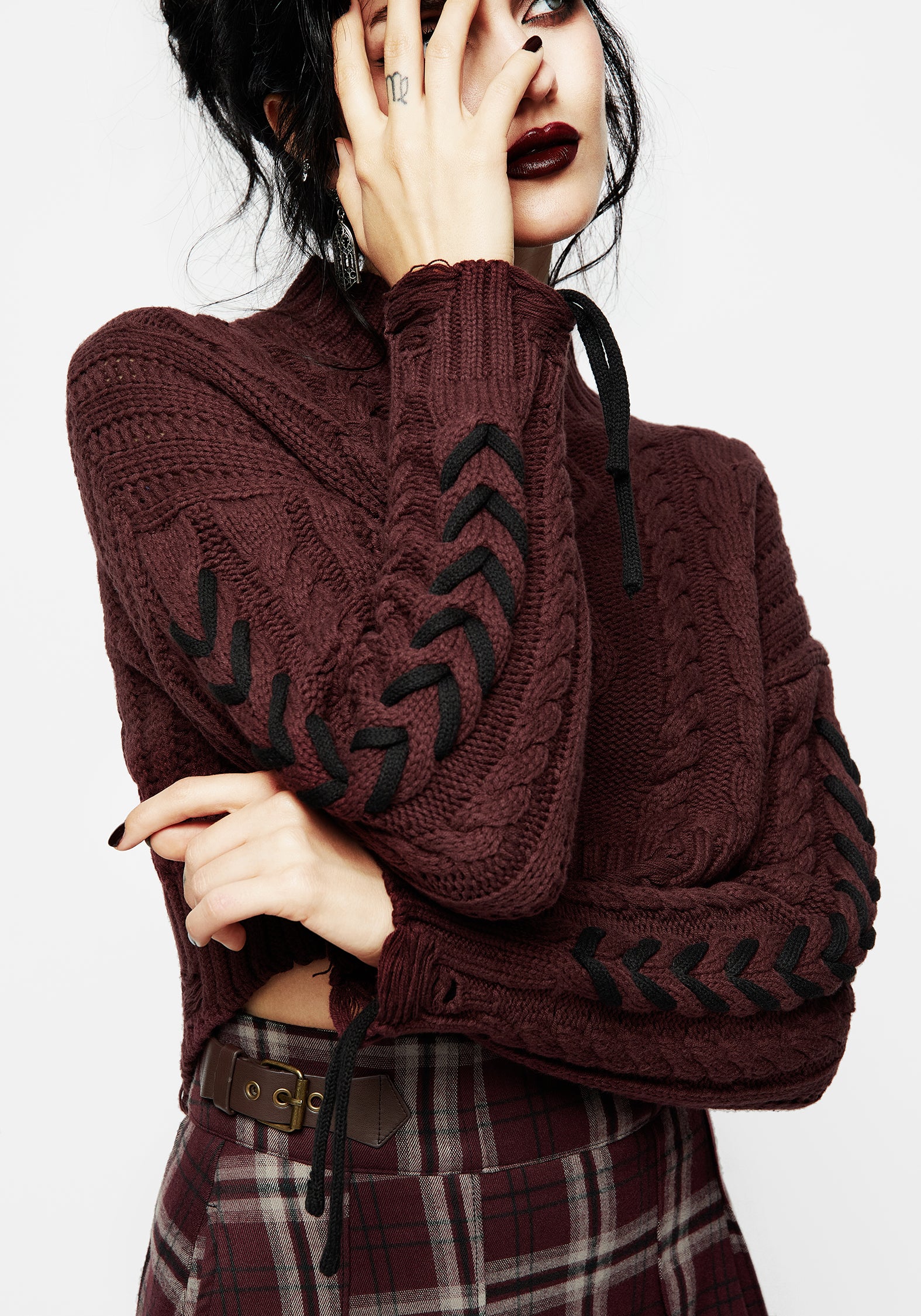 Skulk Distressed Cable Knit Crop Jumper - Image 4