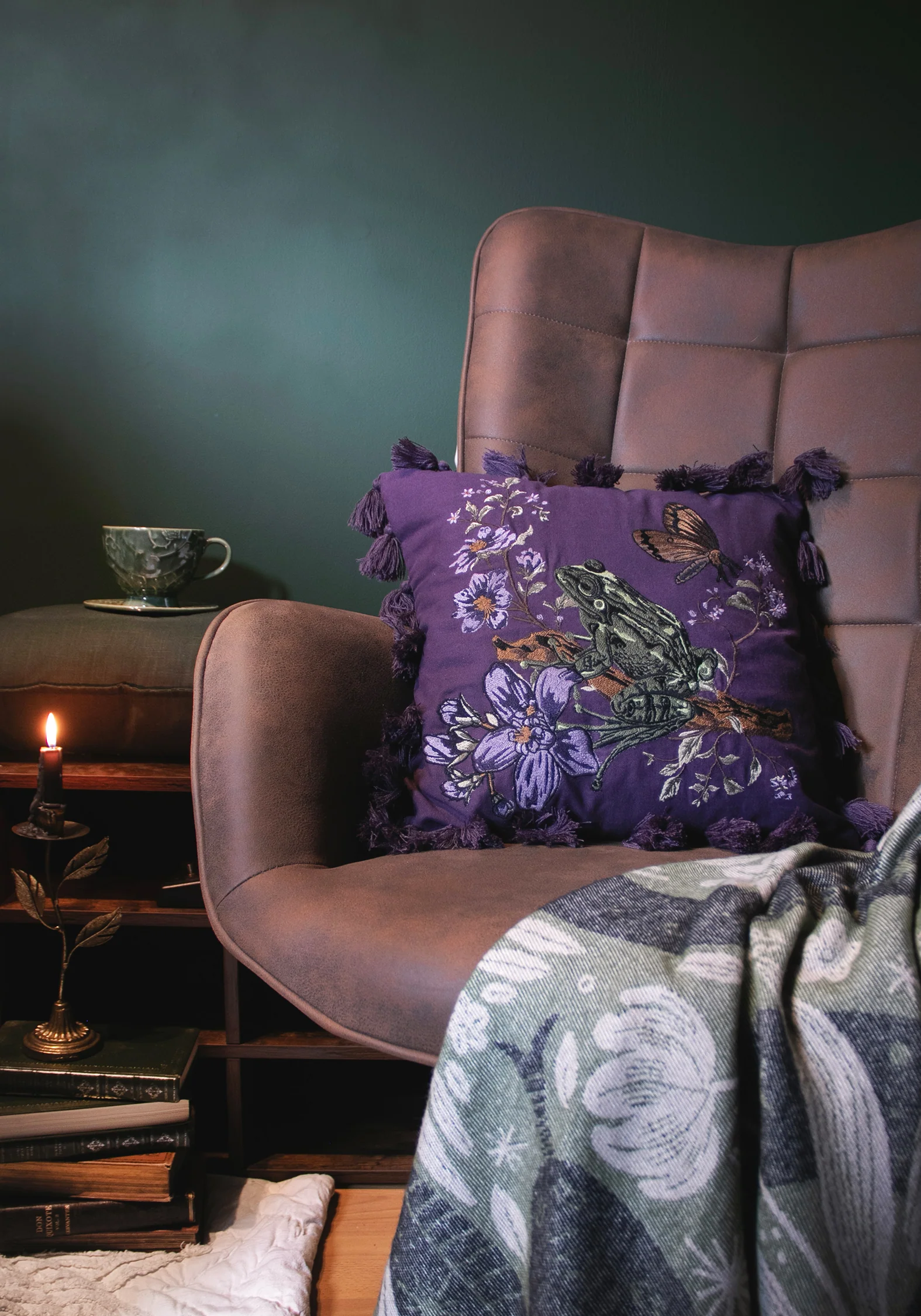 Toadstone Frog Tassel Edge Square Cushion - Image 5