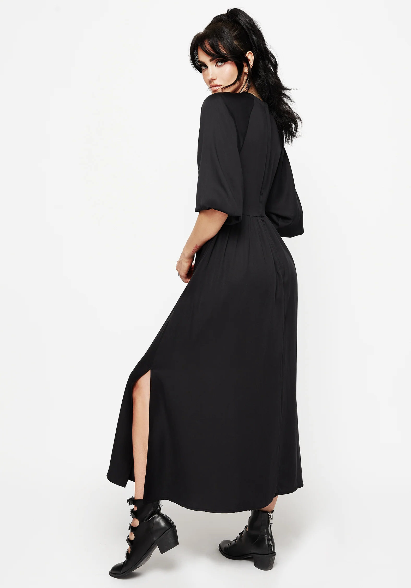 Veil Floral Embroidered Batwing Midaxi Dress - Image 3